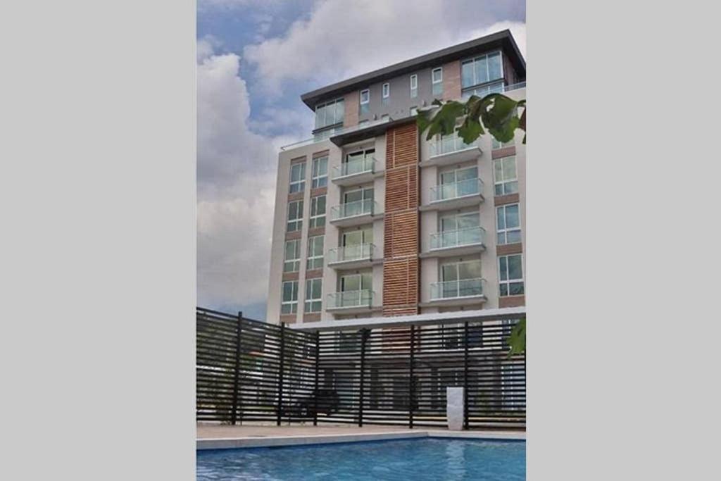 Moderno y lujoso condominio en zona exclusiva San Pedro Sula Exterior foto