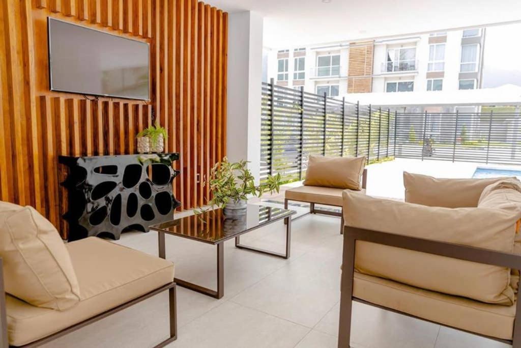 Moderno y lujoso condominio en zona exclusiva San Pedro Sula Exterior foto